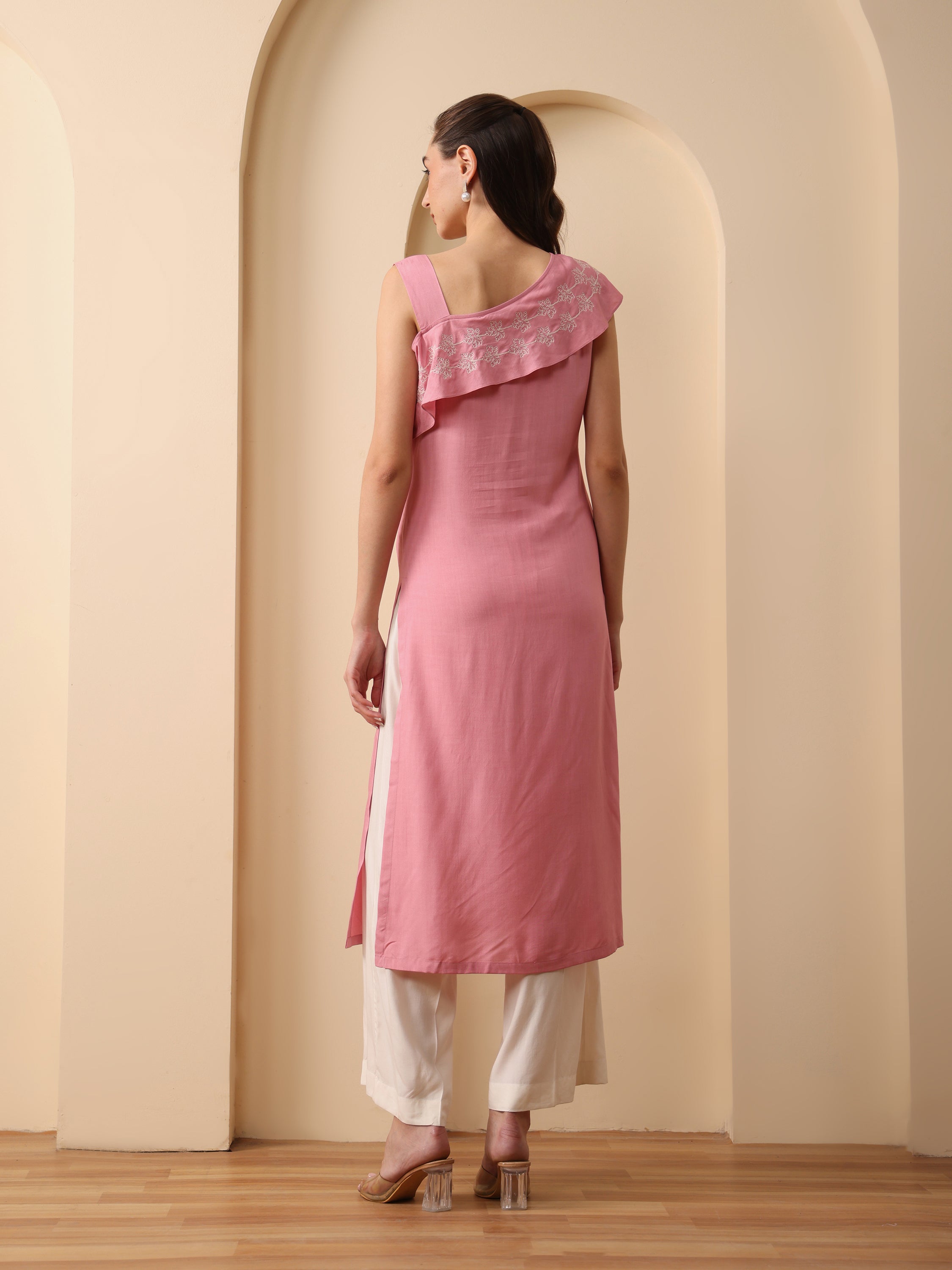 Rosetan pink hand embroidered kurta with flare pant