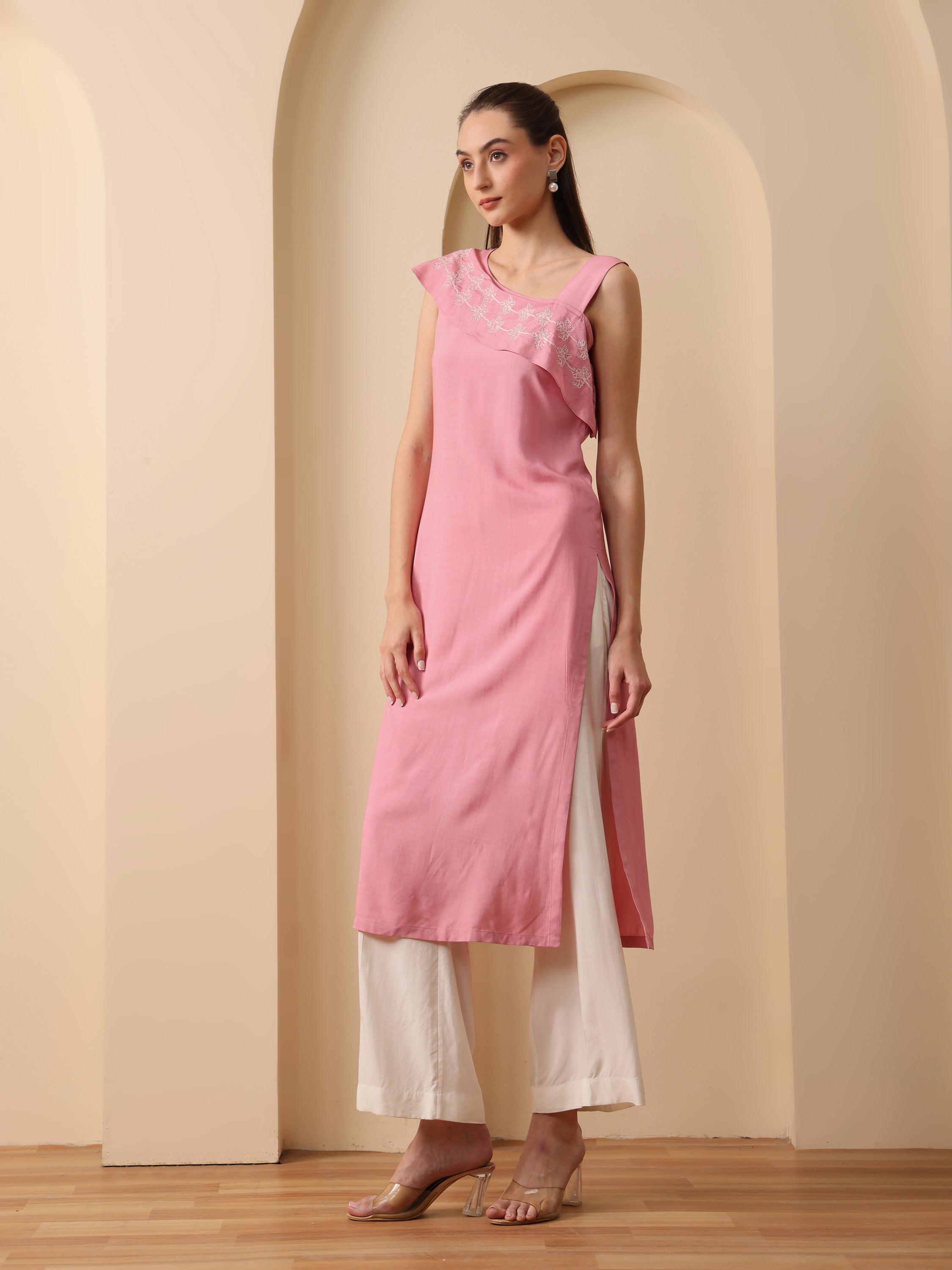 Rosetan pink hand embroidered kurta with flare pant