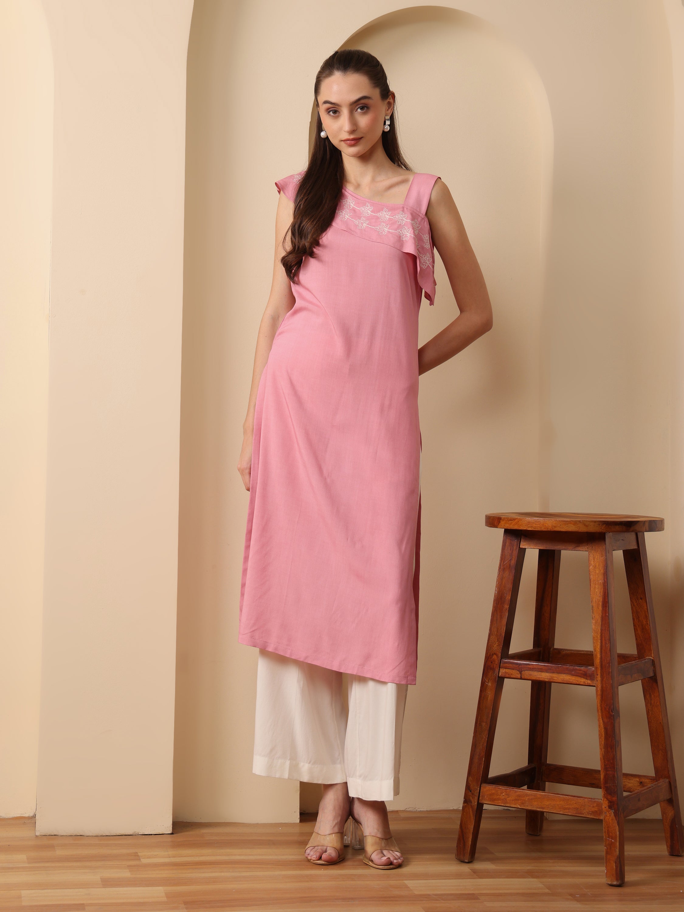 Rosetan pink hand embroidered kurta with flare pant