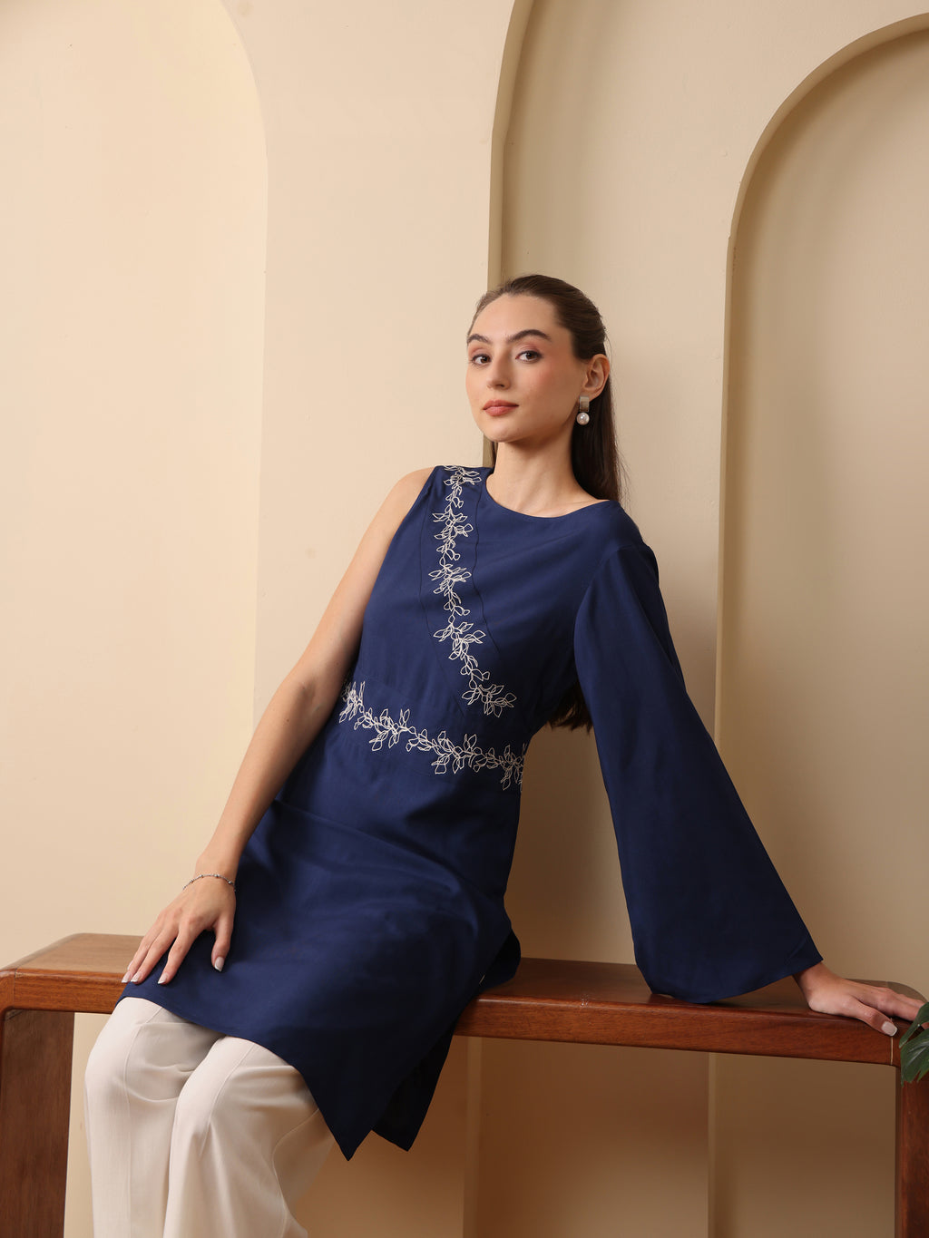 Navy blue one shoulder sleeve kurta with wide leg pant