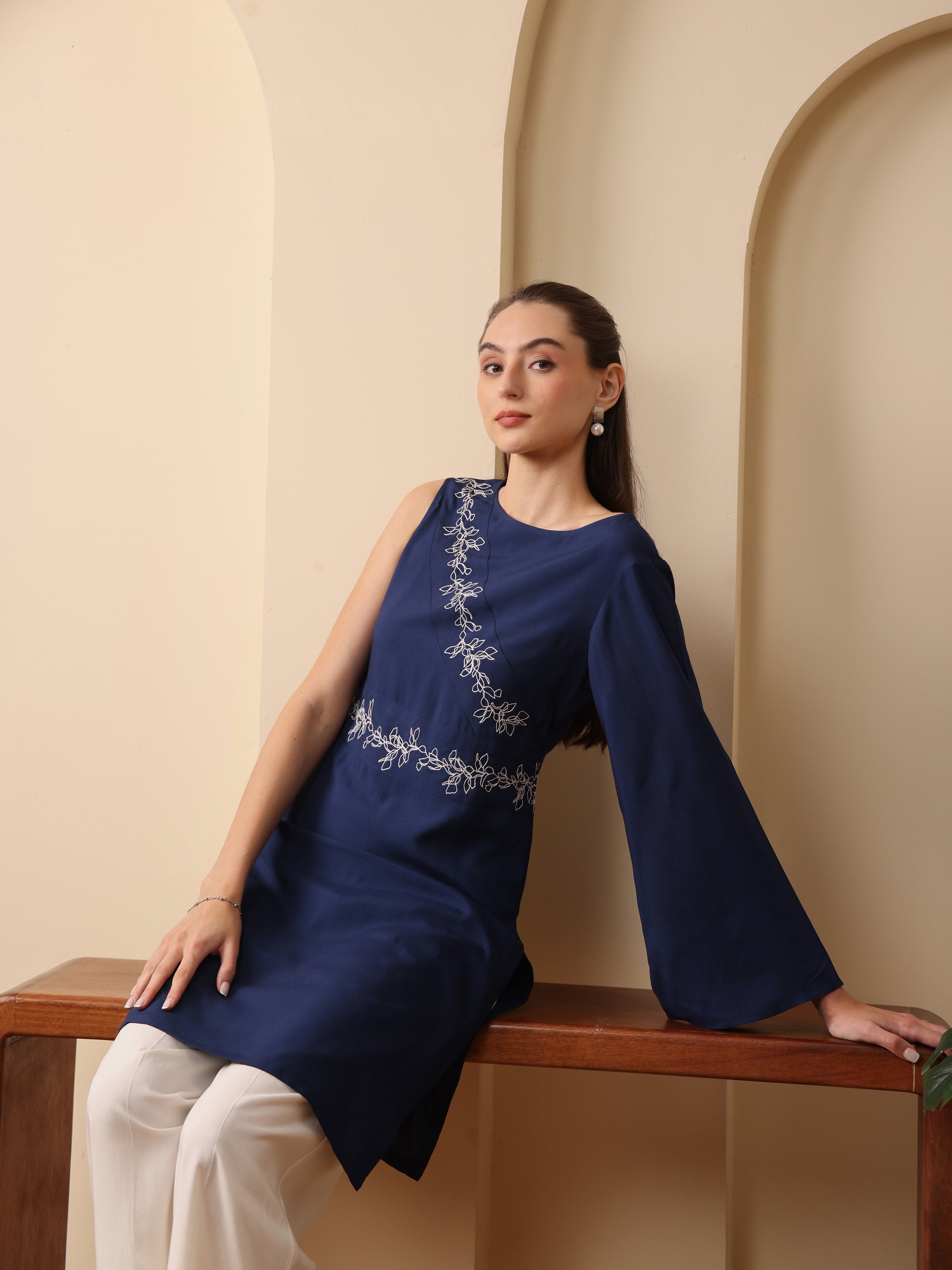 Navy blue one shoulder sleeve kurta with wide leg pant