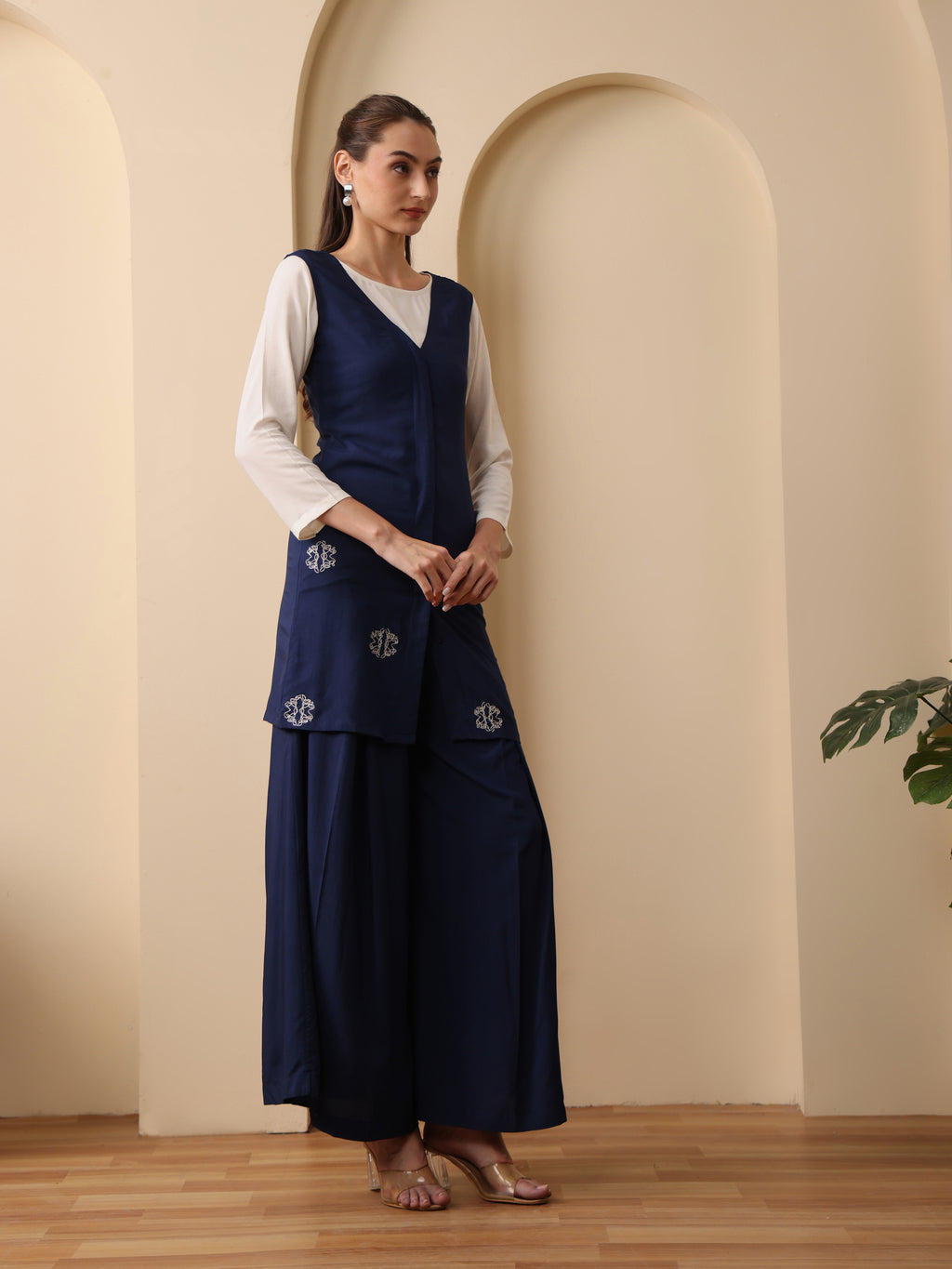 Navy blue embroidered tunic with flared pant and solid white inner(set of 3)