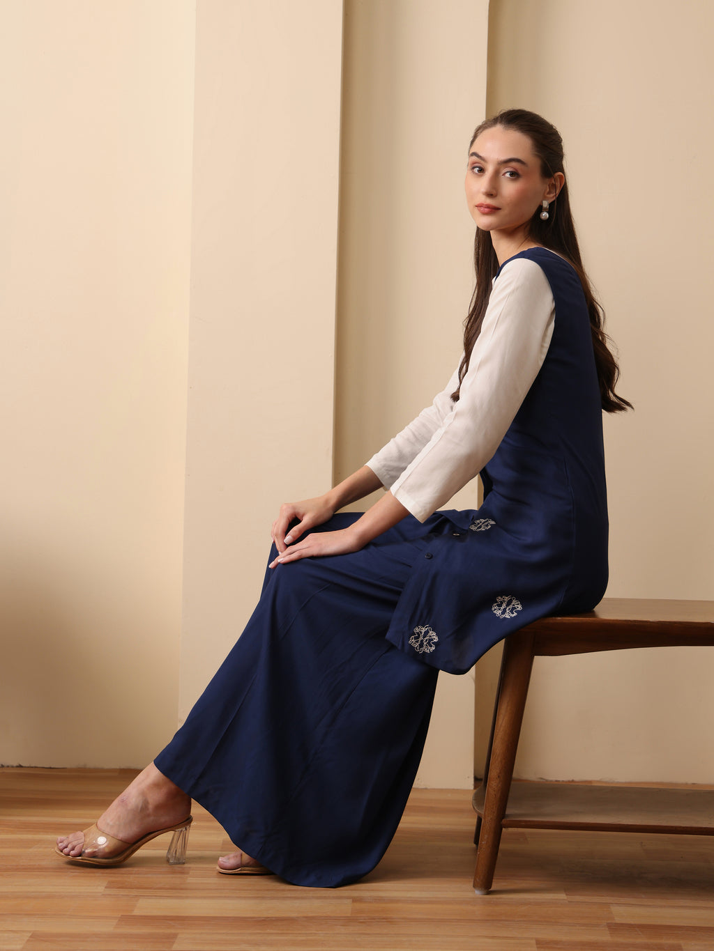 Navy blue embroidered tunic with flared pant and solid white inner(set of 3)
