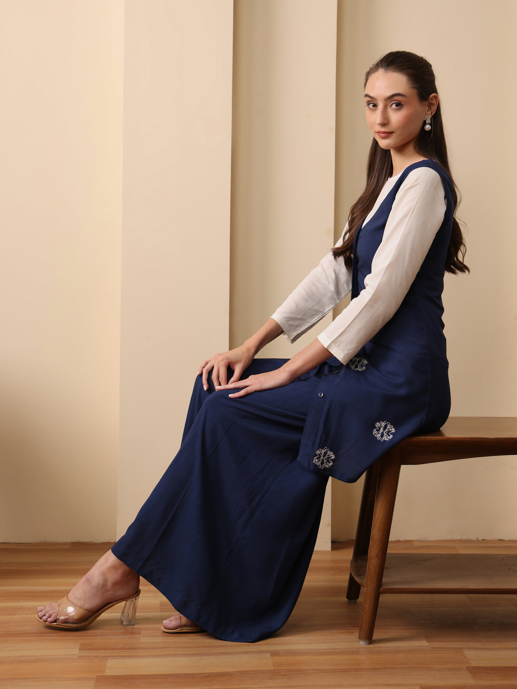 Navy blue embroidered tunic with flared pant and solid white inner(set of 3)