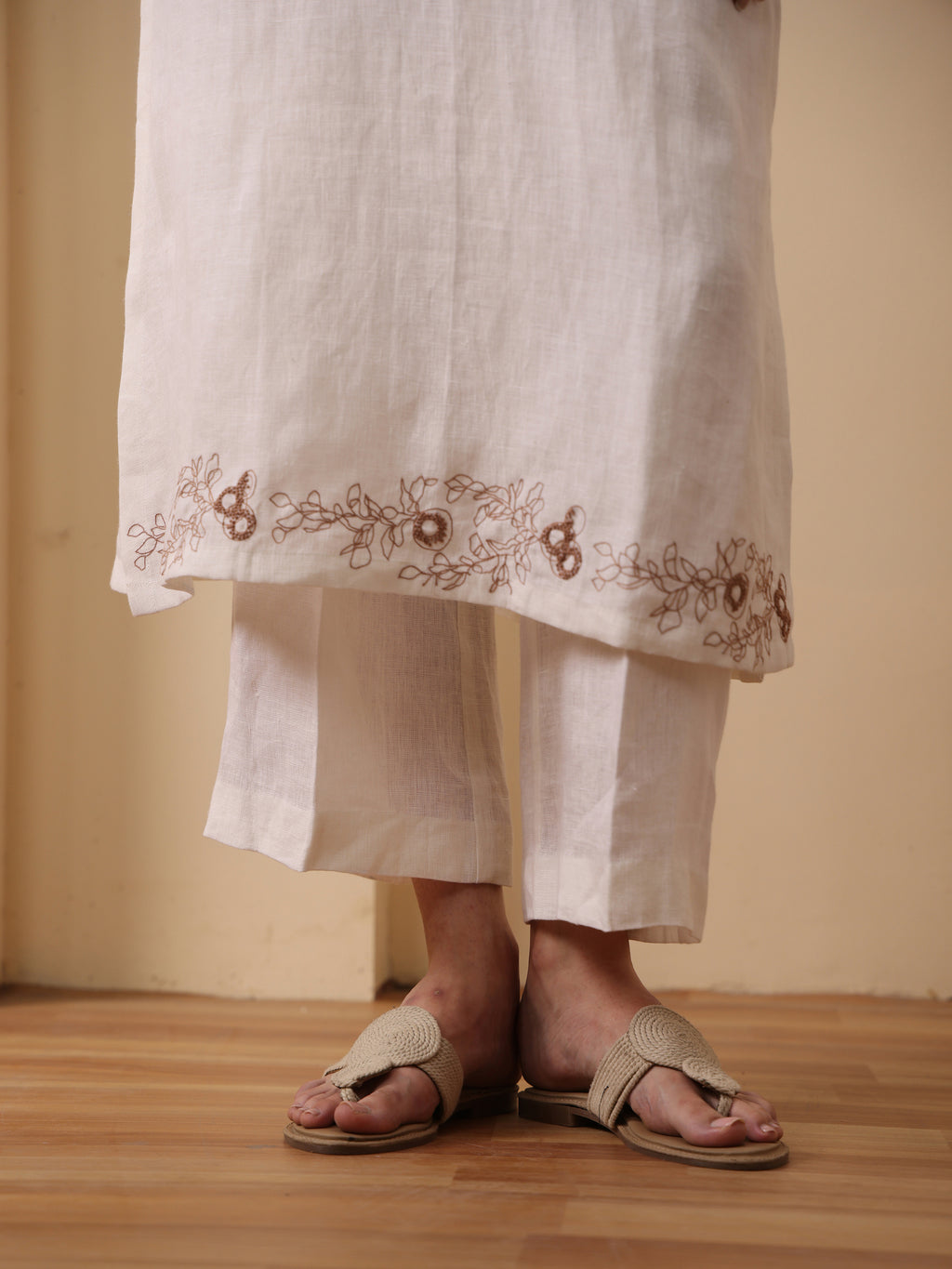 off white embroidered lenin deep v neck kurta with pant and embroidered inner