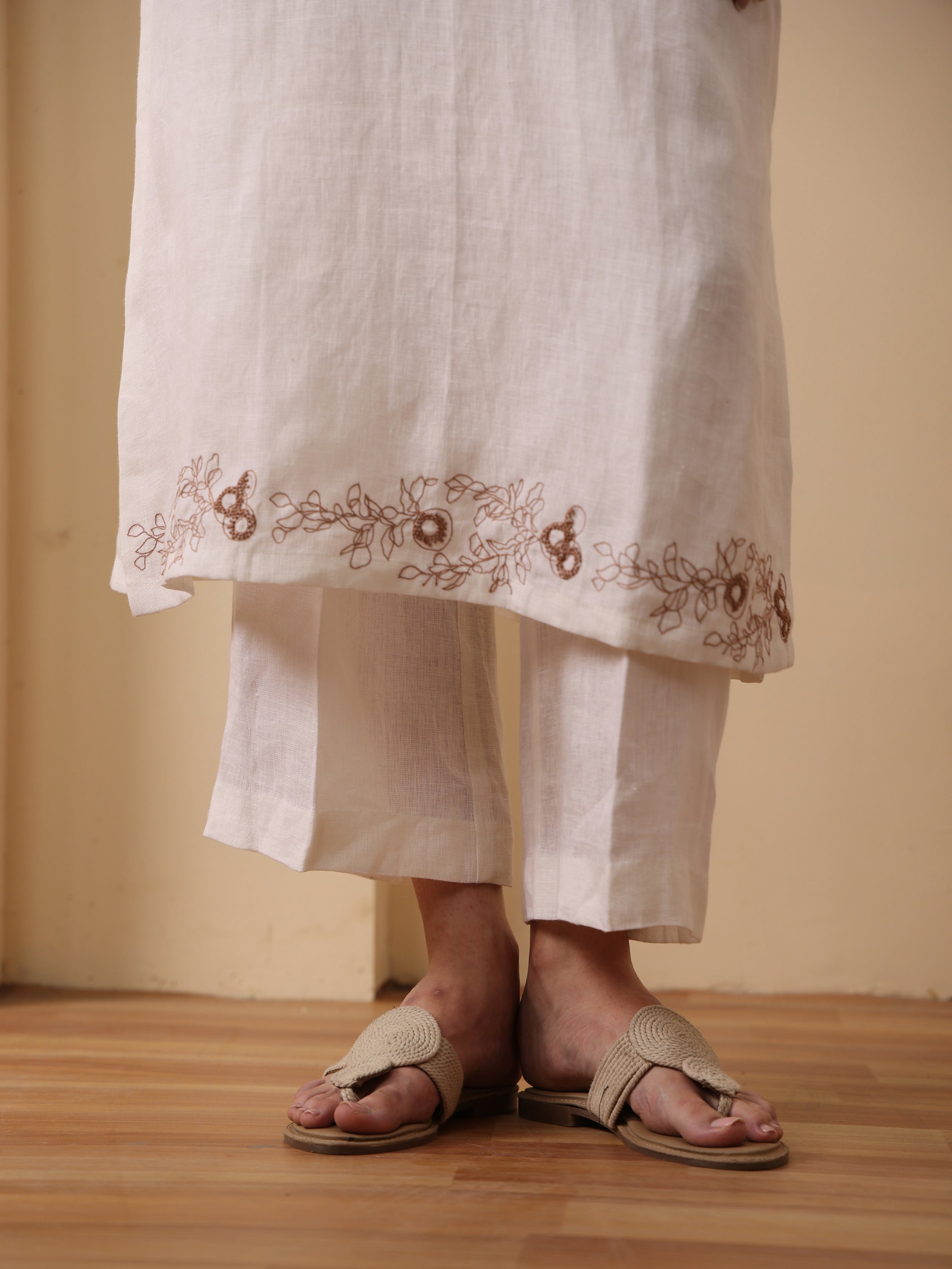 off white embroidered lenin deep v neck kurta with pant and embroidered inner