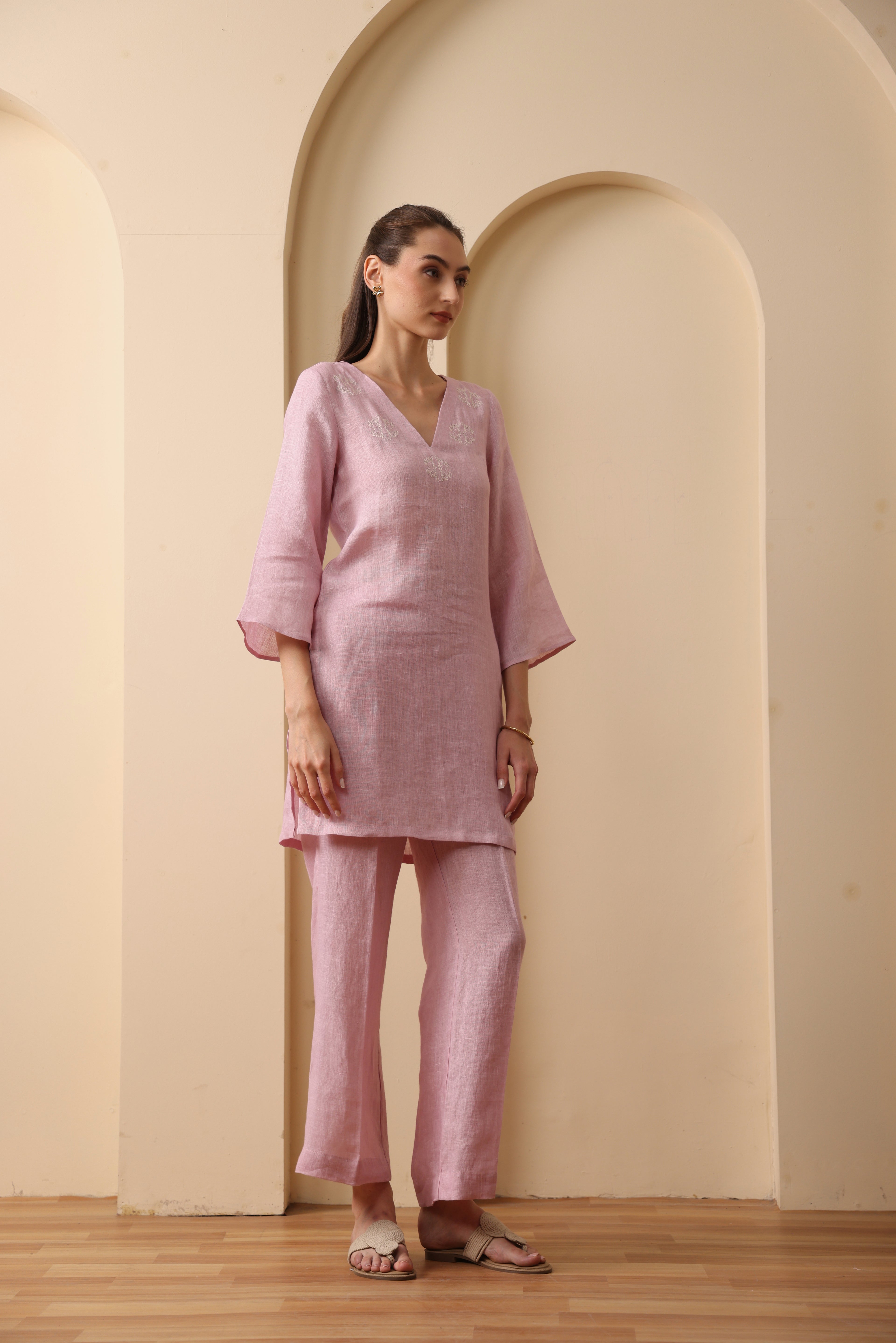 Primrose Pink lenin v neck kurta with pant