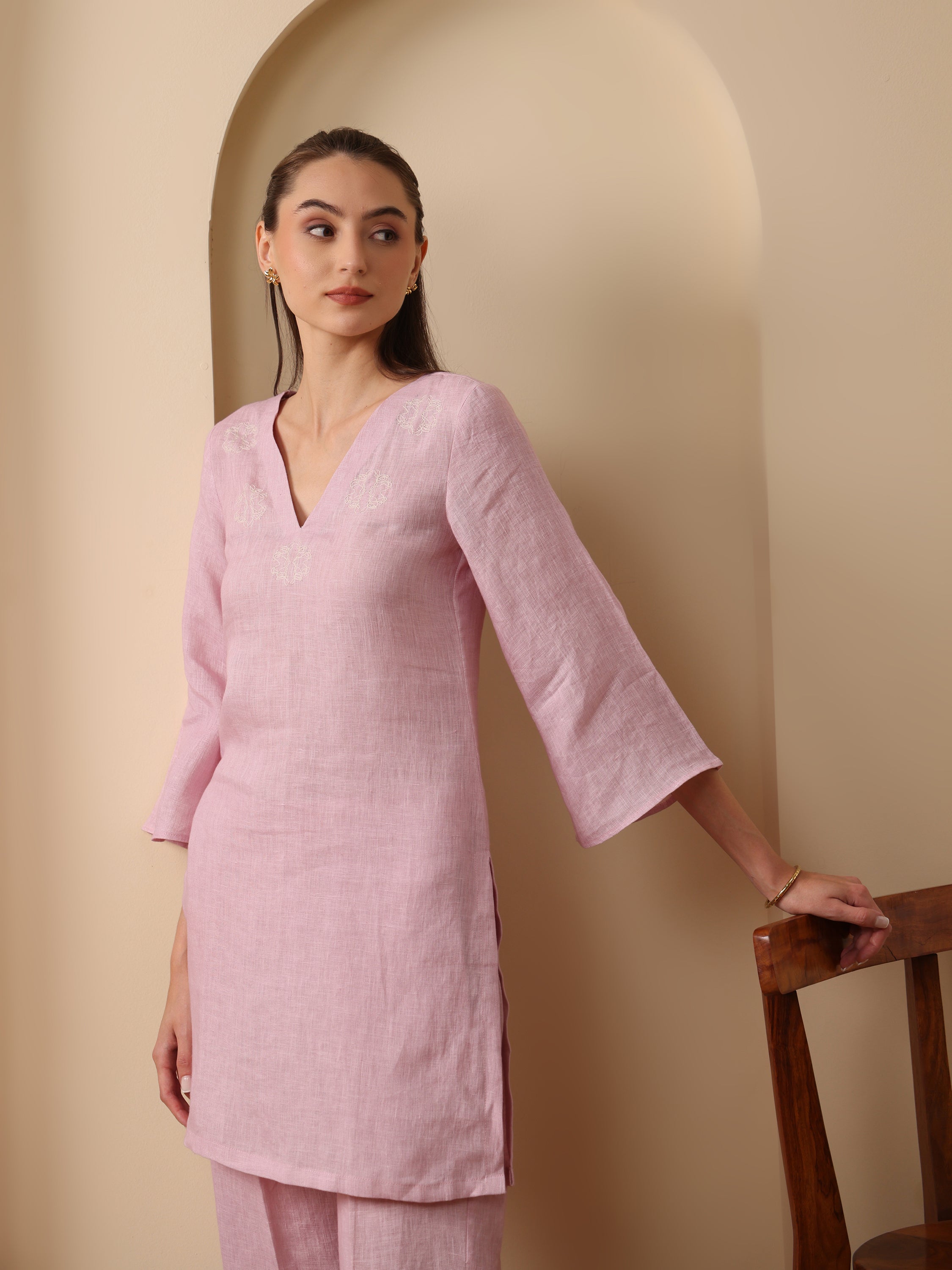 Primrose Pink lenin v neck kurta with pant