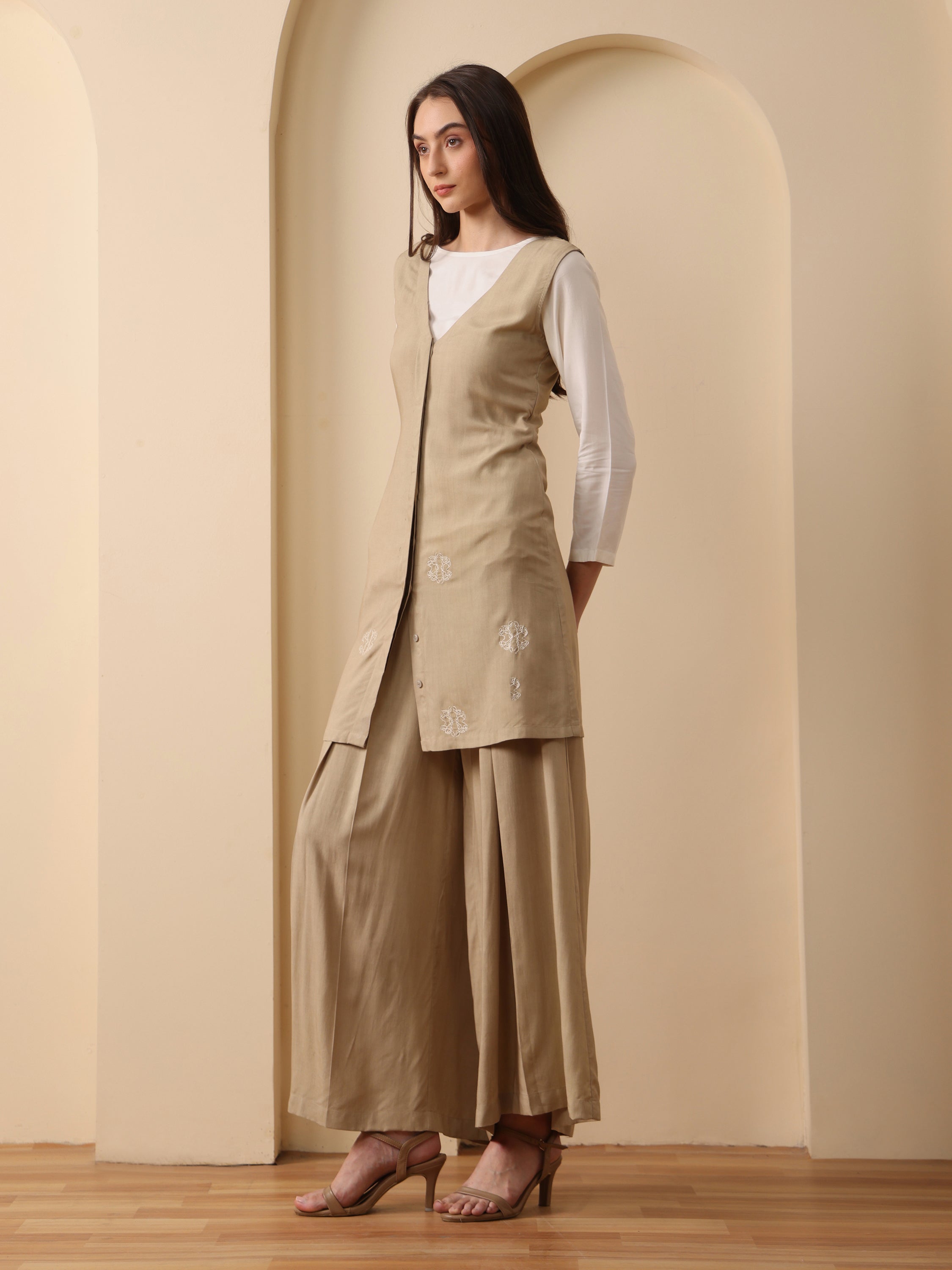 Summer sand embroidered tunic with flared pant and solid white inner(set of 3)