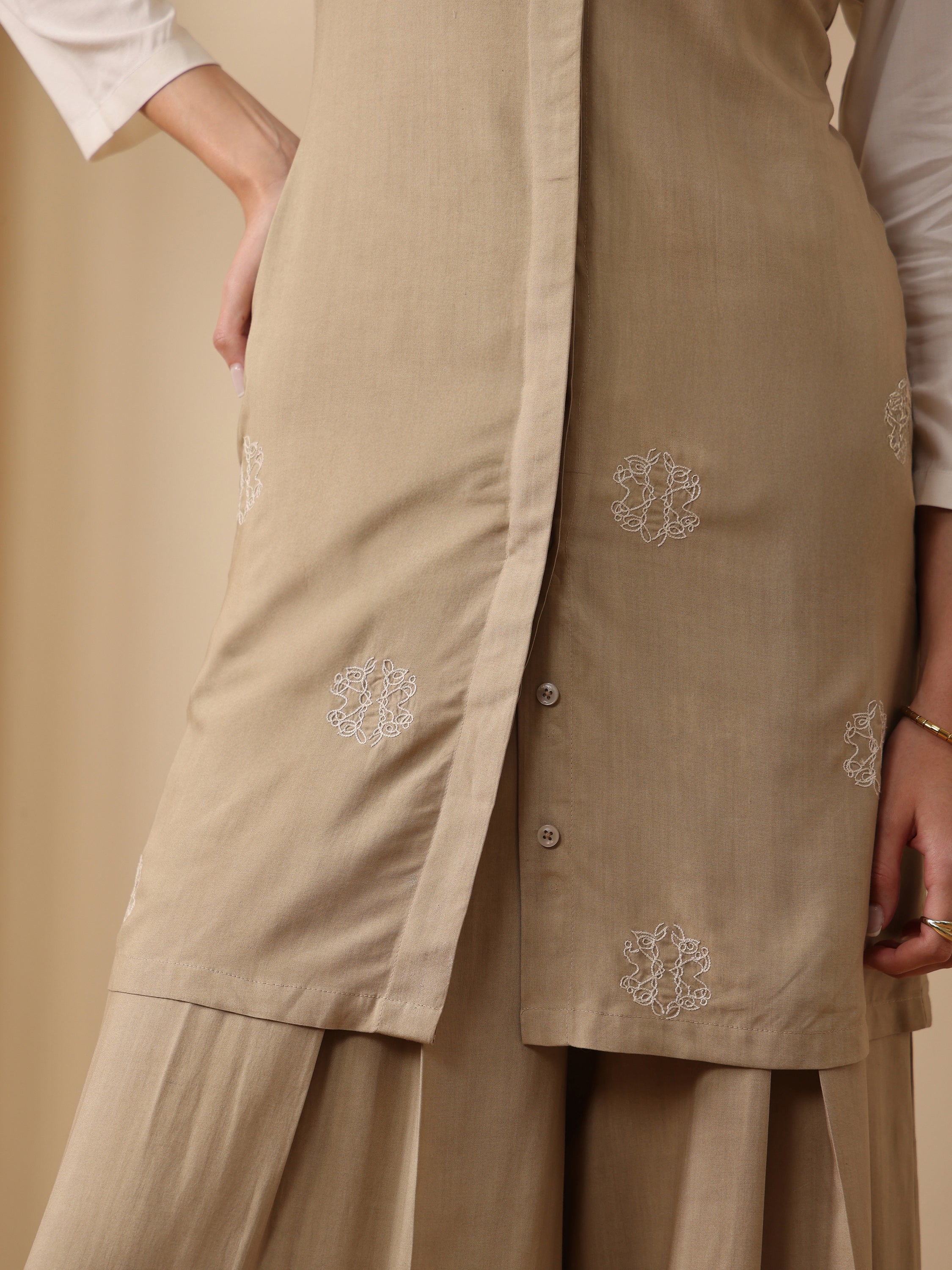 Summer sand embroidered tunic with flared pant and solid white inner(set of 3)