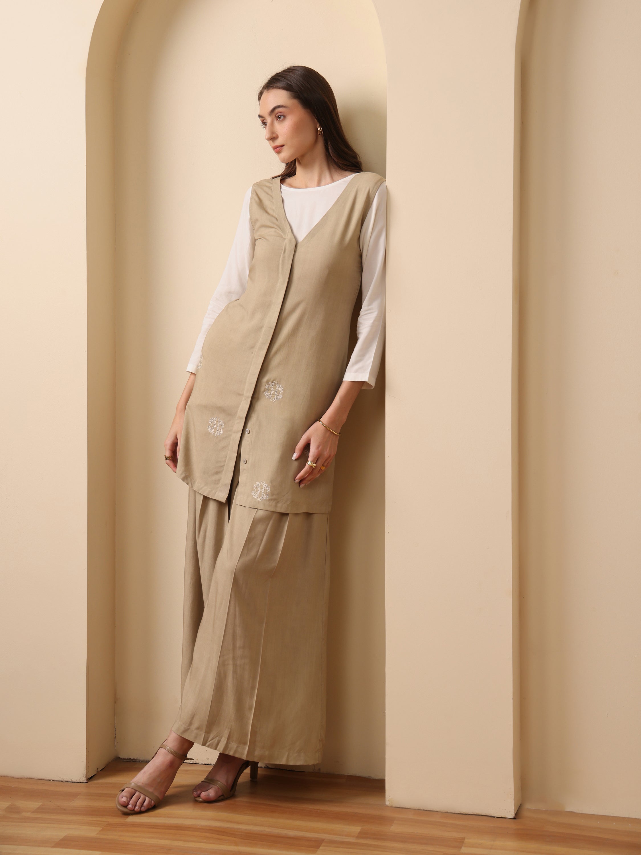 Summer sand embroidered tunic with flared pant and solid white inner(set of 3)
